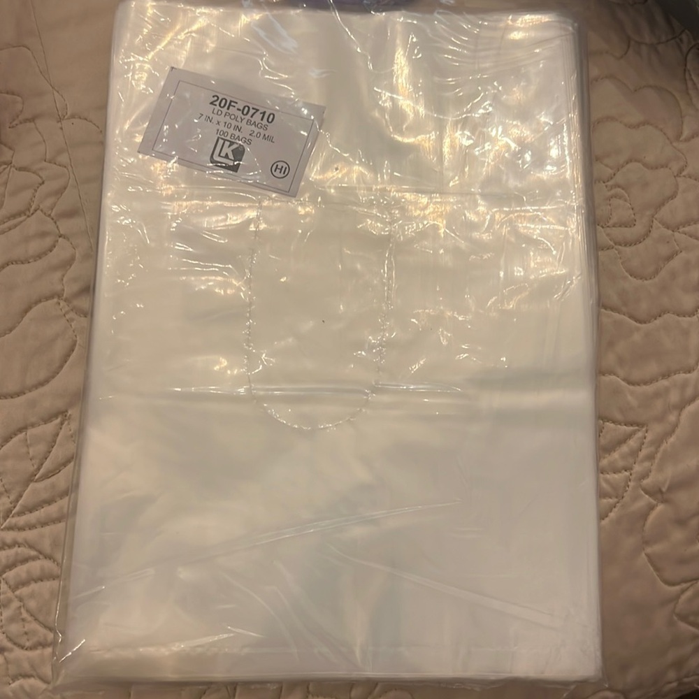 LK POLY BAGS
7 IN. x 10 IN. 2.0 MIL
100 BAGS  perfect for smaller items